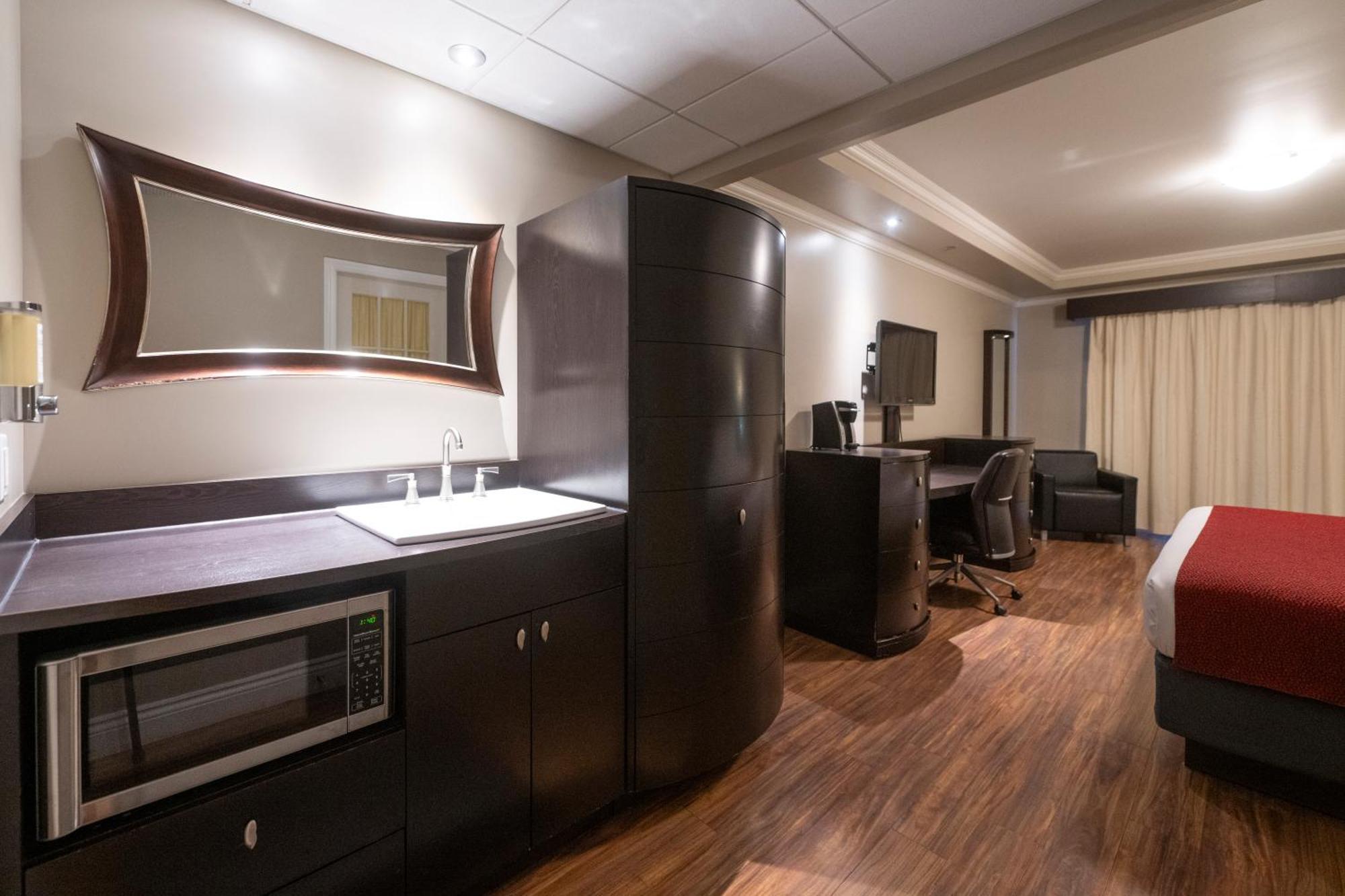 Hotel & Suites Le Dauphin Drummondville Kültér fotó